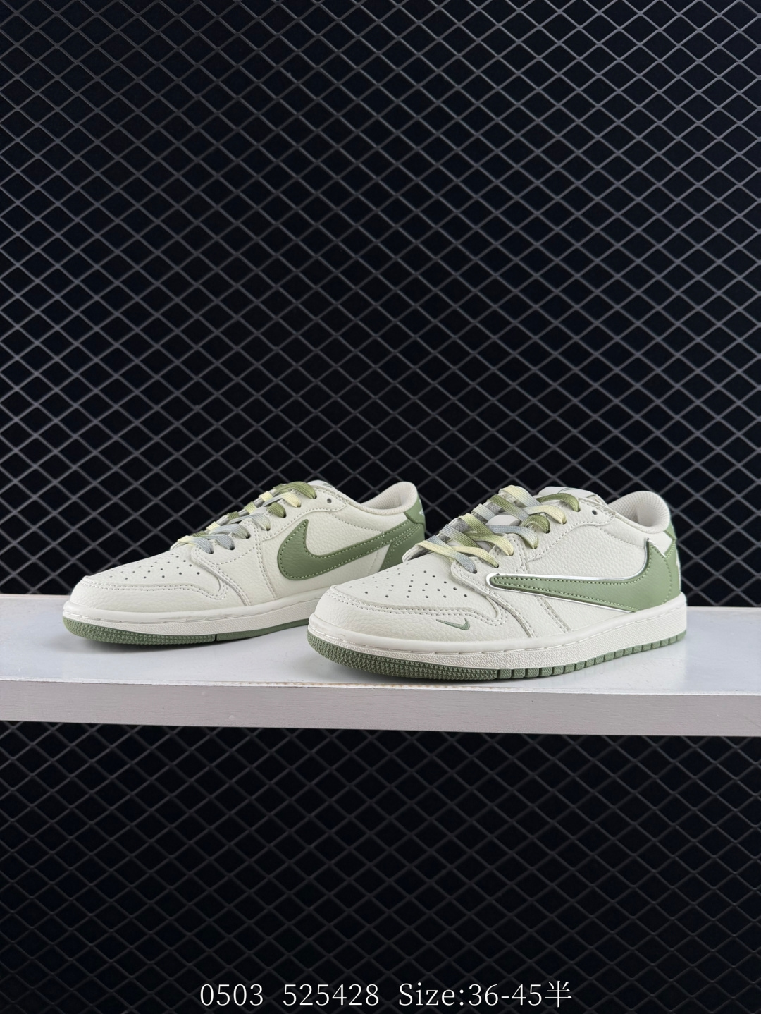 Travis Scott x Air Jordan 1 ” Reverse Mocha “